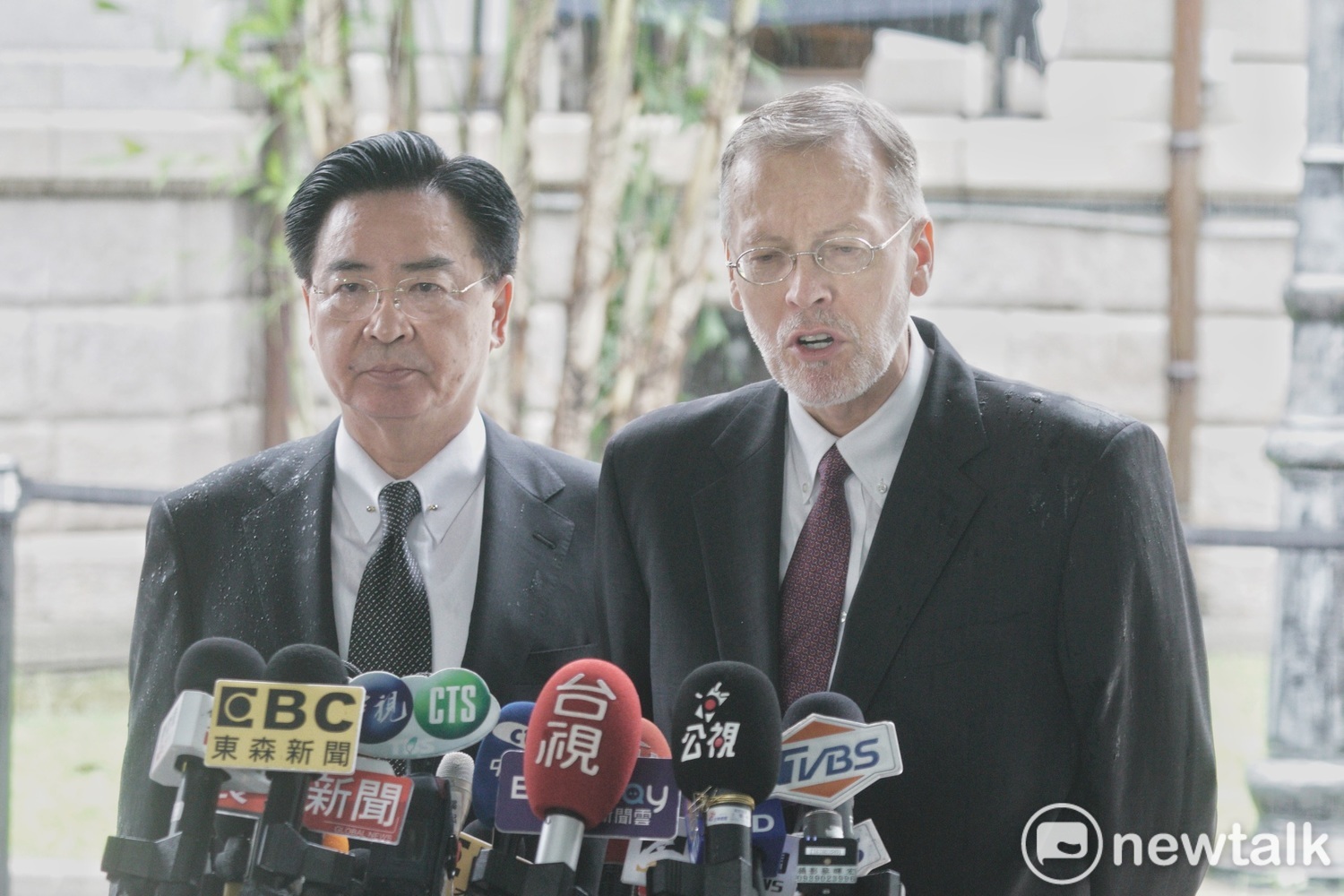 美國在台協會台北辦事處處長酈英傑前往台北賓館弔唁前總統李登輝。 圖:張良一 / 攝 美國在台協會台北辦事處處長酈英傑前往台北賓館弔唁前總統李登輝。 圖:張良一 / 攝