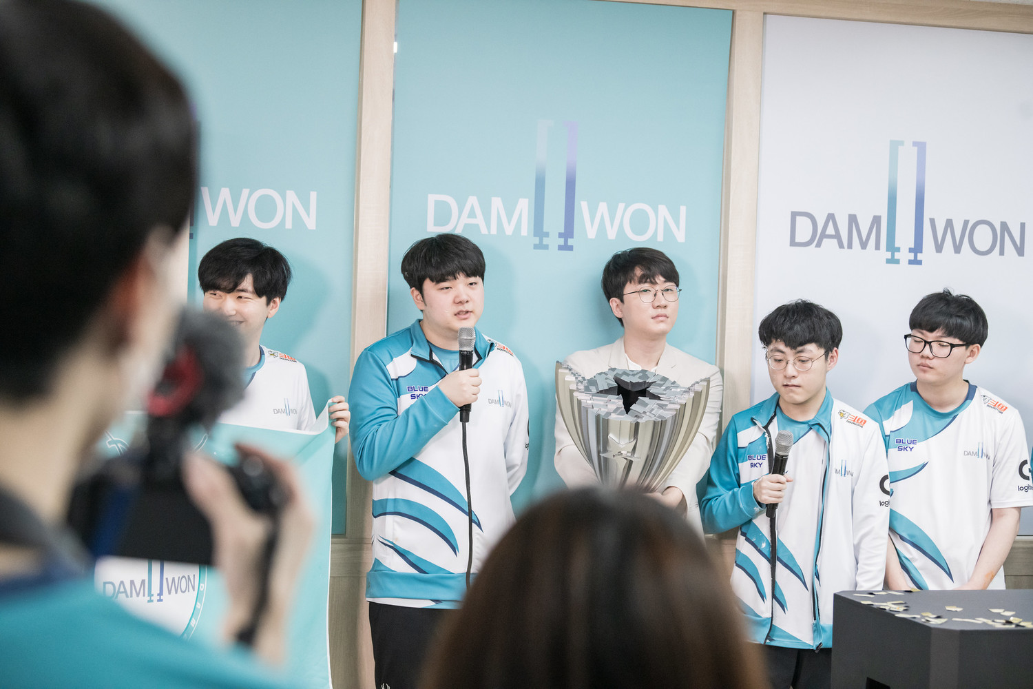 去年 DWG 成功打進世界賽，在八強遭到歐洲勁旅 G2 以 1：3 擊退 圖：翻攝 LCK Esports Photo Flickr