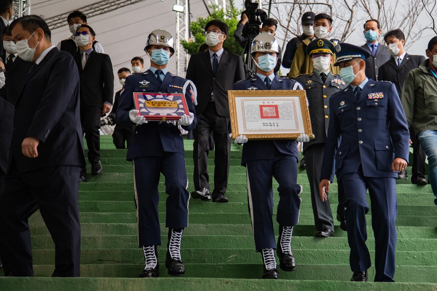前總統李登輝奉安儀式7日上午在五指山國軍示範公墓舉行。 圖:軍聞社提供 前總統李登輝奉安儀式7日上午在五指山國軍示範公墓舉行。 圖:軍聞社提供