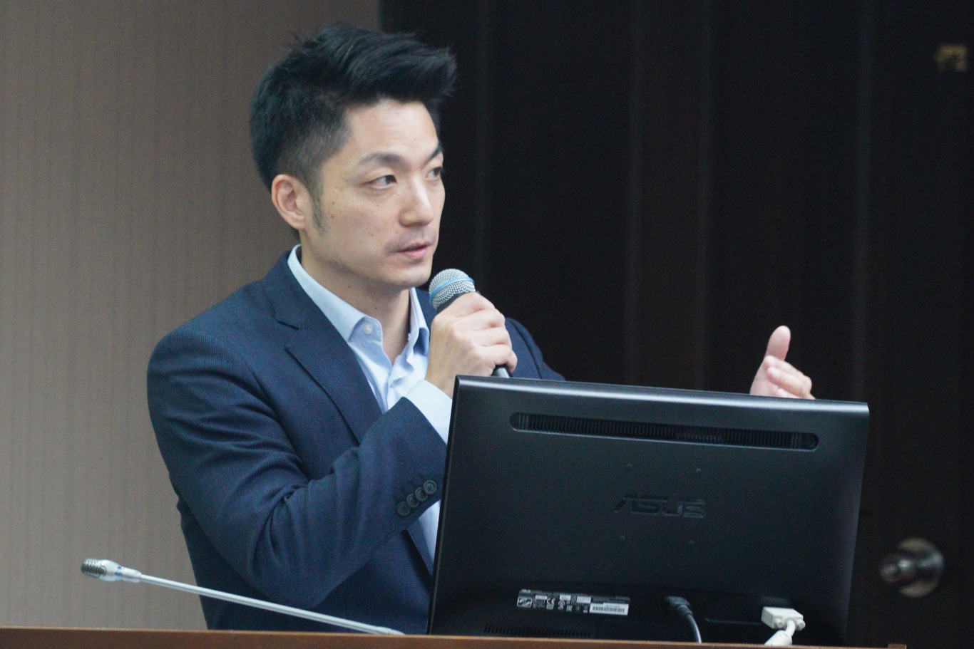 北市民調蔣萬安稱霸  賴士葆：他早已在跨區跑攤