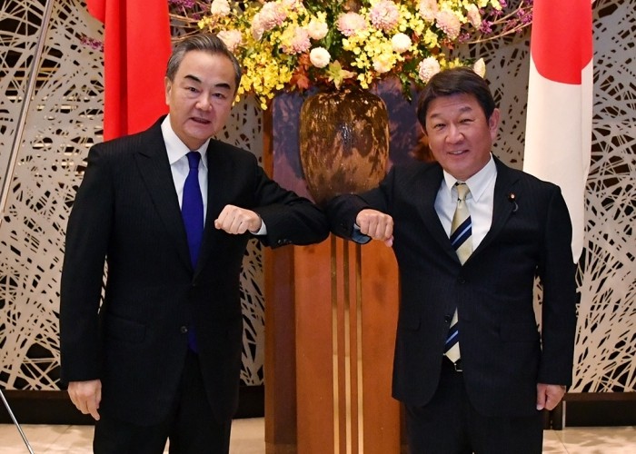 劉黎兒觀點》轉向親中！菅義偉跟二階搭檔背叛安倍 外相任憑王毅發飆不敢吭聲