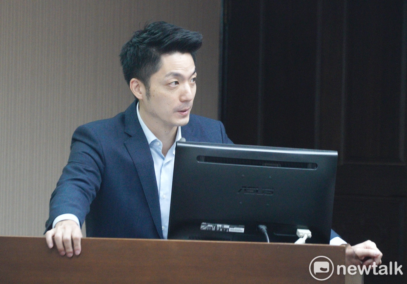 國民黨立委蔣萬安緊跟在鄭文燦後面,為第三名。 圖:張良一/攝(資料照) 國民黨立委蔣萬安緊跟在鄭文燦後面,為第三名。 圖:張良一/攝(資料照)