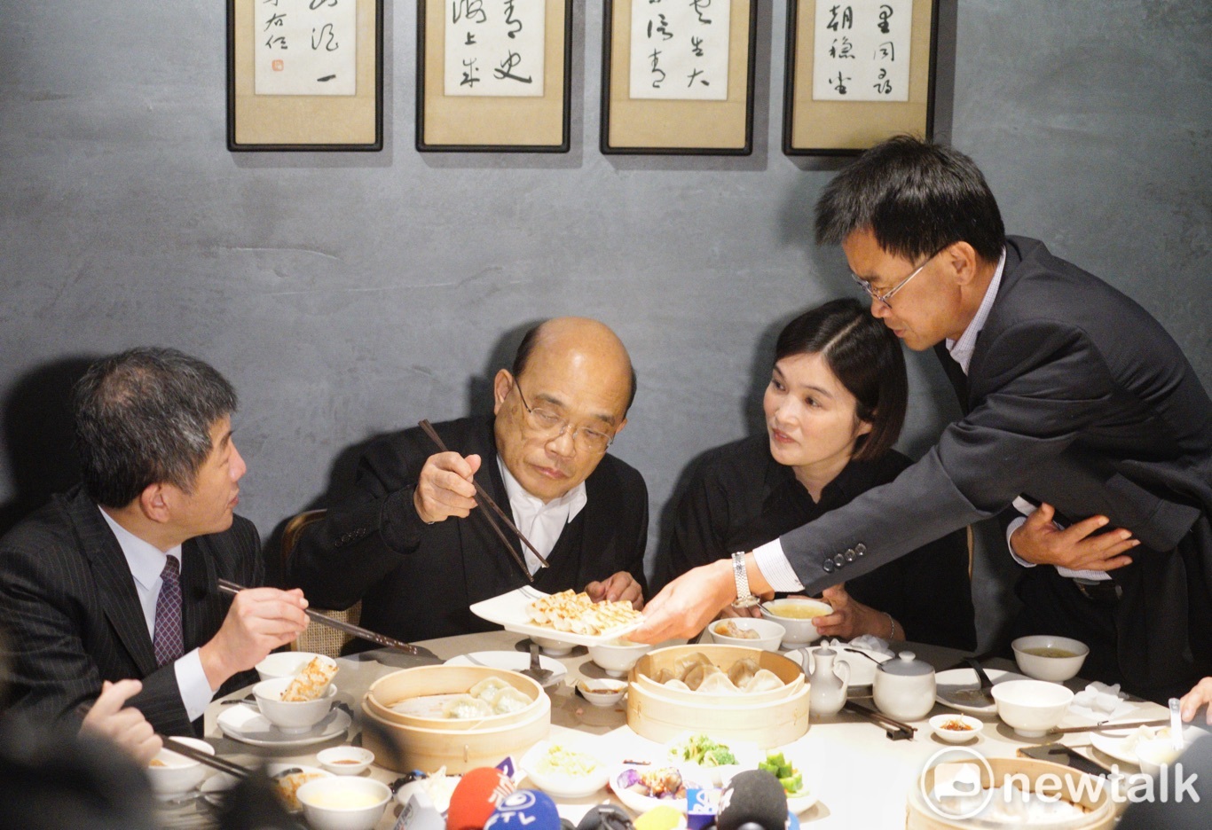 大啖台豬美食 蘇貞昌：將來會像松阪豬、神戶牛受歡迎