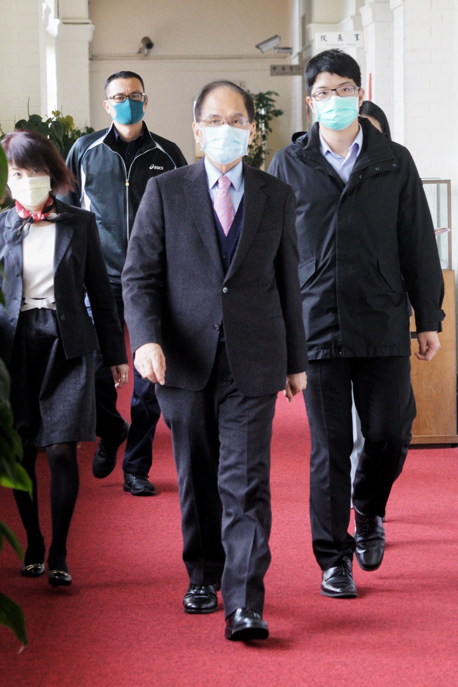 游錫堃下午在立法院接見中華民國工業區廠商聯合總會理事長賴博司。 圖:張良一/攝 游錫堃下午在立法院接見中華民國工業區廠商聯合總會理事長賴博司。 圖:張良一/攝