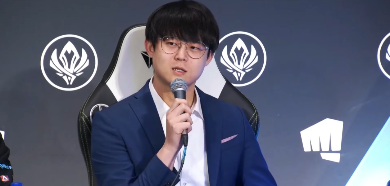 RNG教練表示,Riot改變賽程是為了配合RNG回國檢測時間。 圖:翻攝自LoL Esports RNG教練表示,Riot改變賽程是為了配合RNG回國檢測時間。 圖:翻攝自LoL Esports