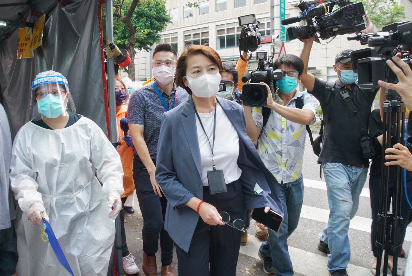 台北市副市長黃珊珊前往西園醫院了解疫苗施打情況。 圖:張良一 / 攝 台北市副市長黃珊珊前往西園醫院了解疫苗施打情況。 圖:張良一 / 攝