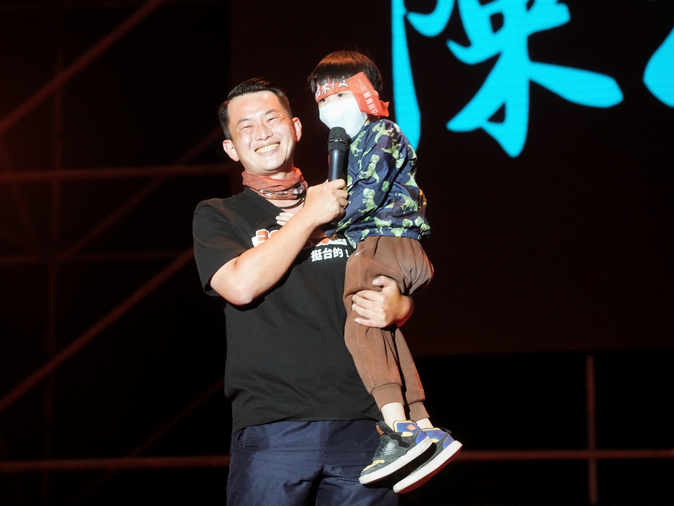 台灣基進立委陳柏惟在台灣民主轉骨湯音樂晚會中演說。 圖:張良一/攝 台灣基進立委陳柏惟在台灣民主轉骨湯音樂晚會中演說。 圖:張良一/攝