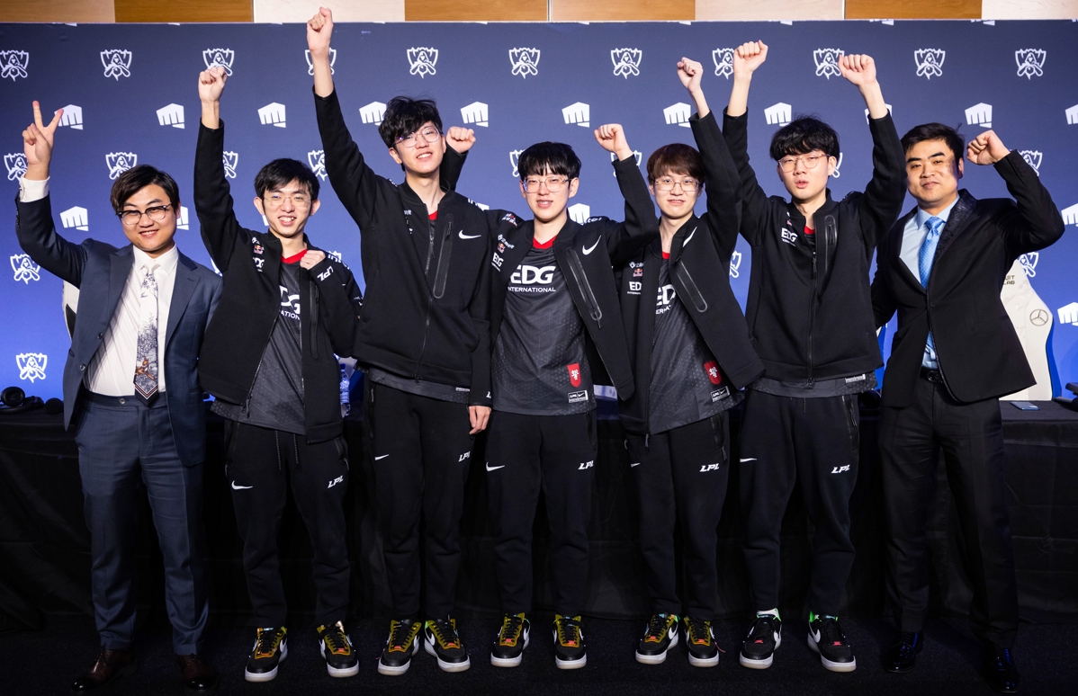 EDG在本次世界賽中創下隊史首進四強、決賽的紀錄。 圖:Riot Games/提供 EDG在本次世界賽中創下隊史首進四強、決賽的紀錄。 圖:Riot Games/提供