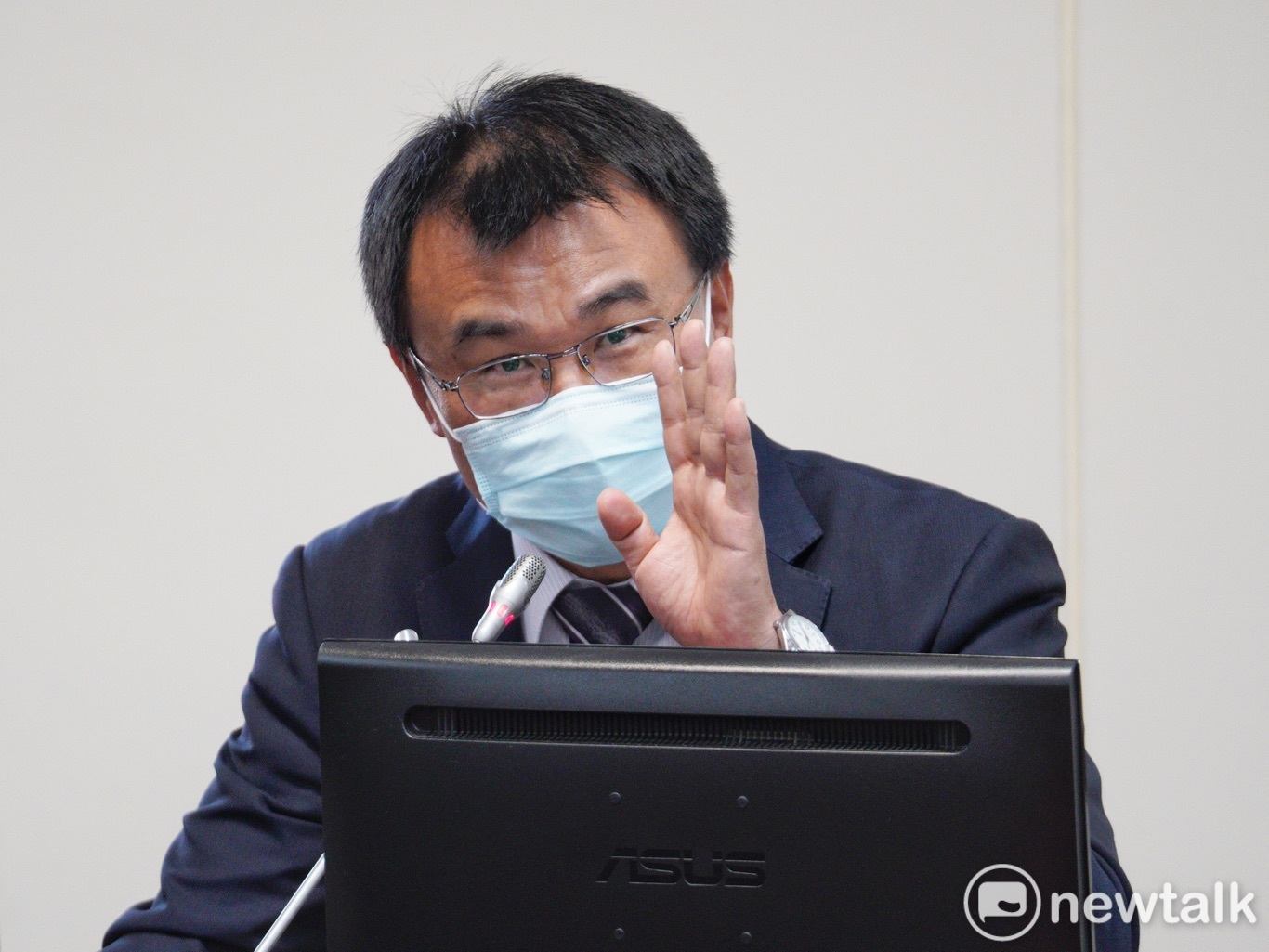 農委會主委陳吉仲在立院經濟委員會備詢。 圖:張良一/攝 農委會主委陳吉仲在立院經濟委員會備詢。 圖:張良一/攝