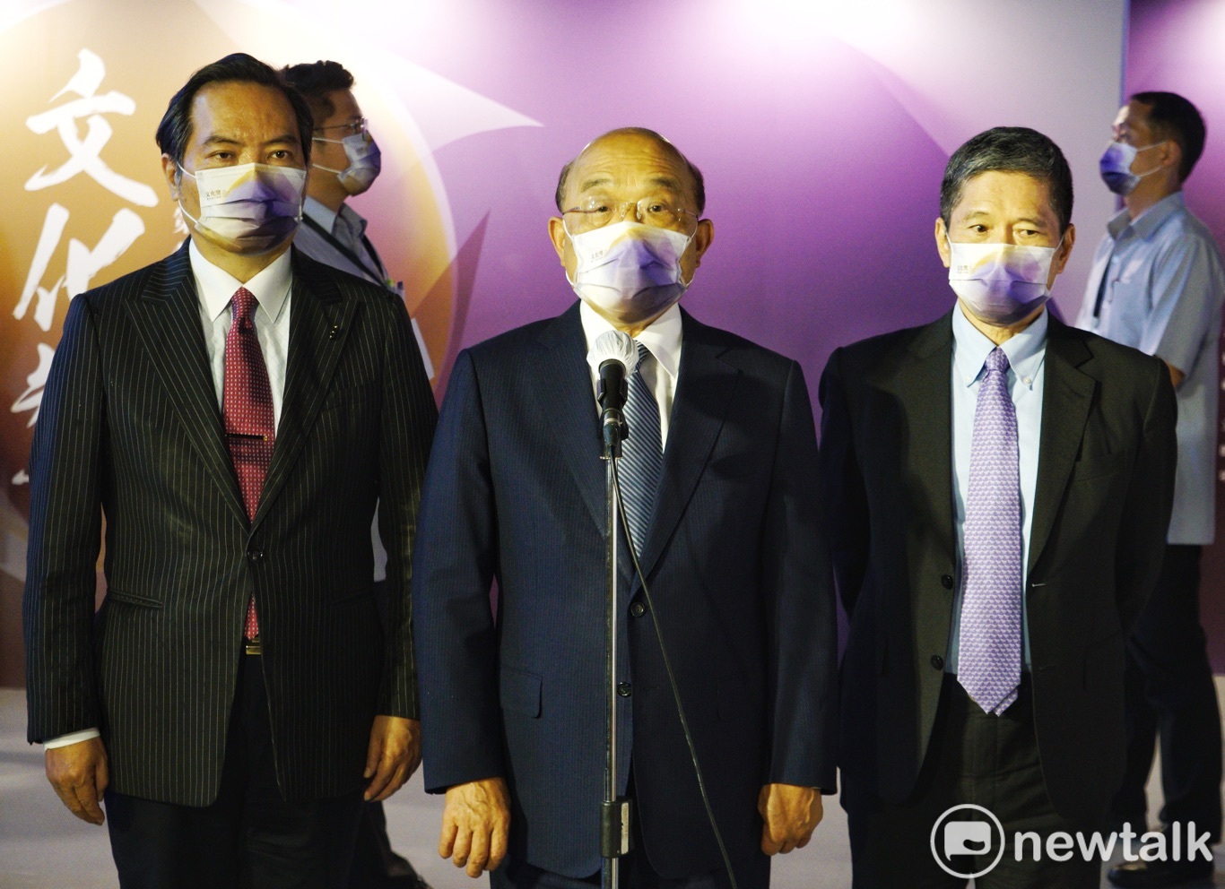 行政院長蘇貞昌今(12)天出席第41屆行政院文化獎頒獎典禮前受訪。 圖:張良一/攝 行政院長蘇貞昌今(12)天出席第41屆行政院文化獎頒獎典禮前受訪。 圖:張良一/攝