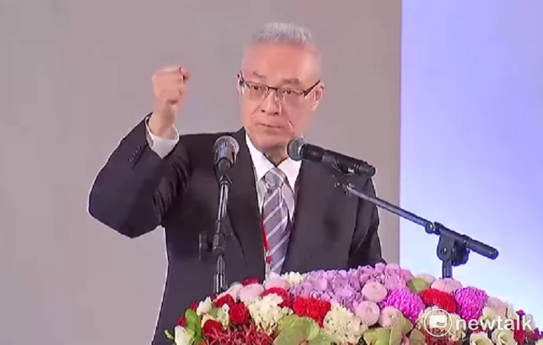 中國國民黨主席吳敦義今(12)天表示,黨內同志只要有意願、做好準備,都有資格與機會參與黨內初選,黨會以公正、公平機制,產生候選人。 中國國民黨主席吳敦義今(12)天表示,黨內同志只要有意願、做好準備,都有資格與機會參與黨內初選,黨會以公正、公平機制,產生候選人。