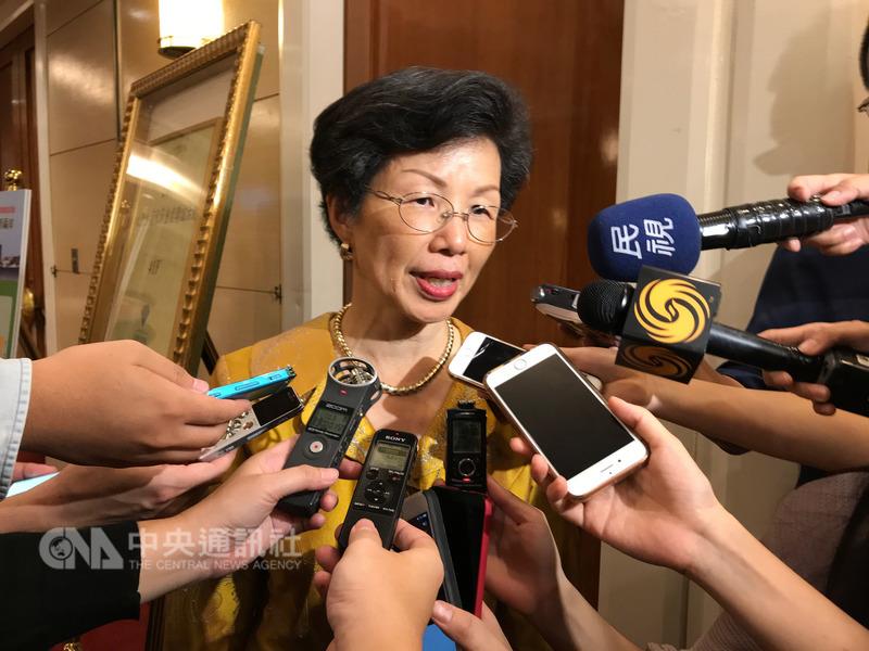 陸委會主委張小月(圖)5日表示,這次被列為中共19大黨代表的盧麗安的確出生於台灣,但已取得中國大陸身分,陸委會對此表示尊重。至於盧是否放棄台灣身分,內政部移民署仍在釐清。 陸委會主委張小月(圖)5日表示,這次被列為中共19大黨代表的盧麗安的確出生於台灣,但已取得中國大陸身分,陸委會對此表示尊重。至於盧是否放棄台灣身分,內政部移民署仍在釐清。