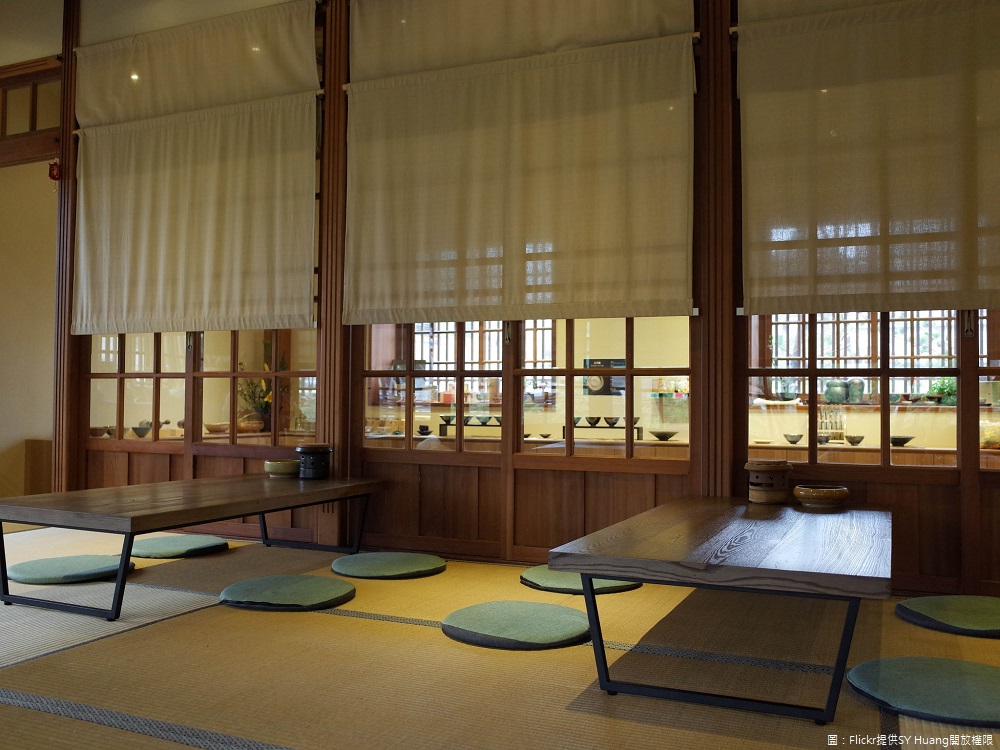 台北這座城市中還有著超日式的文青風建築「西本願寺」,市定古蹟「西本願寺」在日治時期就存在,坐落在台北市萬華區中華路一段西側、長沙街與貴陽街之間,過去因為多次火災,重建後,才有了現在的西本願寺樣貌。 台北這座城市中還有著超日式的文青風建築「西本願寺」,市定古蹟「西本願寺」在日治時期就存在,坐落在台北市萬華區中華路一段西側、長沙街與貴陽街之間,過去因為多次火災,重建後,才有了現在的西本願寺樣貌。