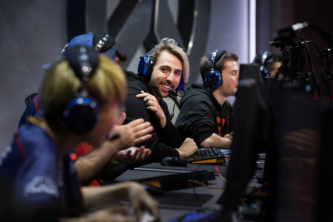 FaZe Clan一舉拿下三張地圖、成功晉級決賽。 圖 : 暴雪娛樂提供 FaZe Clan一舉拿下三張地圖、成功晉級決賽。 圖 : 暴雪娛樂提供