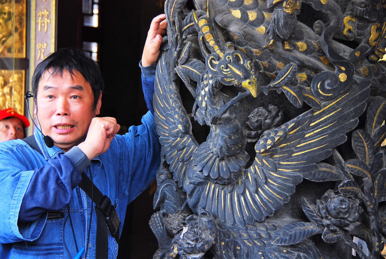 國寶級職人剪粘交趾陶立面裝飾工藝師陳世仁 圖:台北市政府觀傳局/提供 國寶級職人剪粘交趾陶立面裝飾工藝師陳世仁 圖:台北市政府觀傳局/提供
