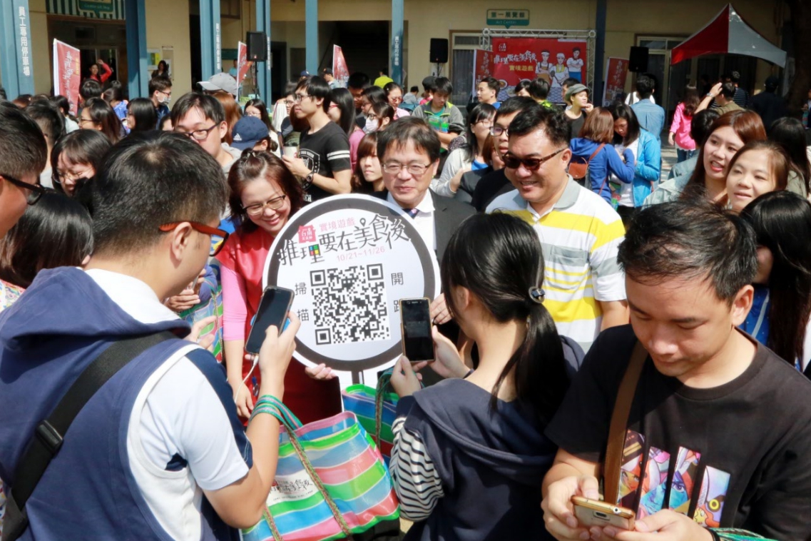 台南美食節開跑首日 ,有多達百位美食偵探參加大搜查活動。 台南美食節開跑首日 ,有多達百位美食偵探參加大搜查活動。