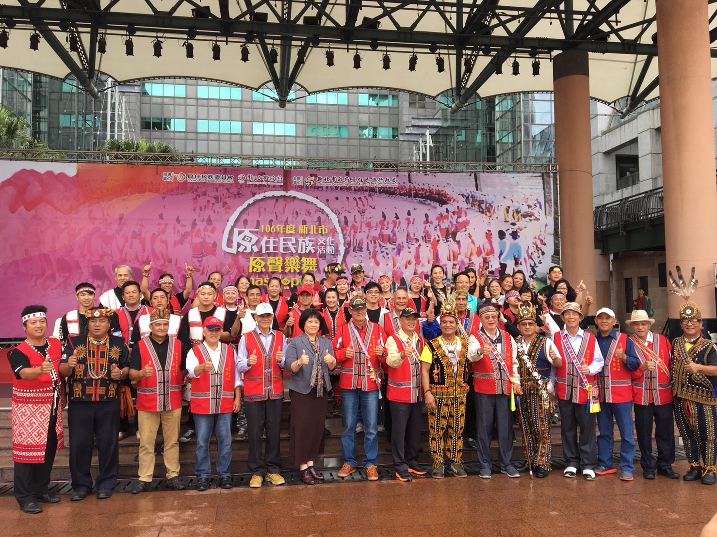 一年一度的原住民族文化活動,新北市長朱立倫今(22)天表示,歡迎原住民把新北市當作新故鄉。 一年一度的原住民族文化活動,新北市長朱立倫今(22)天表示,歡迎原住民把新北市當作新故鄉。