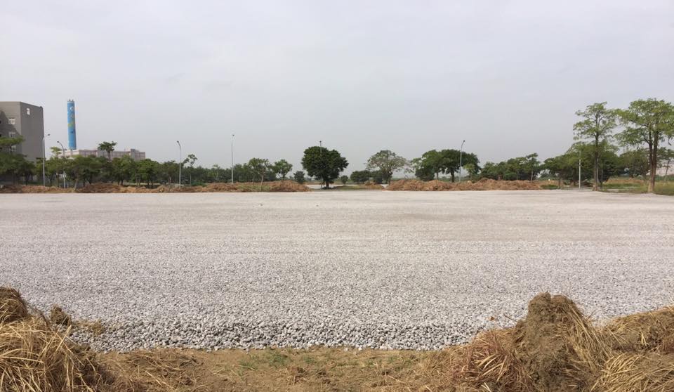 嘉義縣明年將台灣燈會,停車場預定地使用的高爐石舖設替代級配,引起外界關注,議員詹琬蓁也在臉書提出質疑。 圖:翻攝自嘉義縣議員詹琬蓁臉書 嘉義縣明年將台灣燈會,停車場預定地使用的高爐石舖設替代級配,引起外界關注,議員詹琬蓁也在臉書提出質疑。 圖:翻攝自嘉義縣議員詹琬蓁臉書