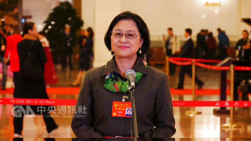 國安局副局長周美伍26日在立法院答詢表示,掌握台灣有19人擔任中共黨政軍職務。陸委會說,有些人被取消戶籍,包括台籍中共19大代表盧麗安(圖)的丈夫。 圖 : 中央社 國安局副局長周美伍26日在立法院答詢表示,掌握台灣有19人擔任中共黨政軍職務。陸委會說,有些人被取消戶籍,包括台籍中共19大代表盧麗安(圖)的丈夫。 圖 : 中央社