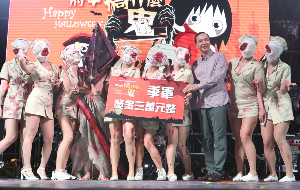變裝比賽季軍的團隊「沉默之啾」,則以電影沉默之丘為角色發想 變裝比賽季軍的團隊「沉默之啾」,則以電影沉默之丘為角色發想
