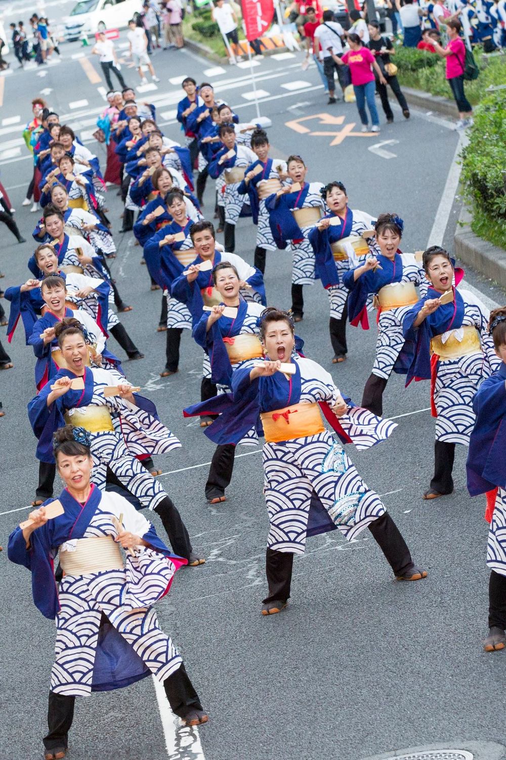 來自日本岐阜縣瑞浪市的「バサラ瑞浪」隊,是今年踩舞祭的新隊伍之一,隊伍裡面清一色都是女將,其中的很多成員都是來自商店街或是市集的左鄰右舍。圖為去年踩舞祭的表演。 圖:翻攝自2017台中國際踩舞祭FB 來自日本岐阜縣瑞浪市的「バサラ瑞浪」隊,是今年踩舞祭的新隊伍之一,隊伍裡面清一色都是女將,其中的很多成員都是來自商店街或是市集的左鄰右舍。圖為去年踩舞祭的表演。 圖:翻攝自2017台中國際踩舞祭FB