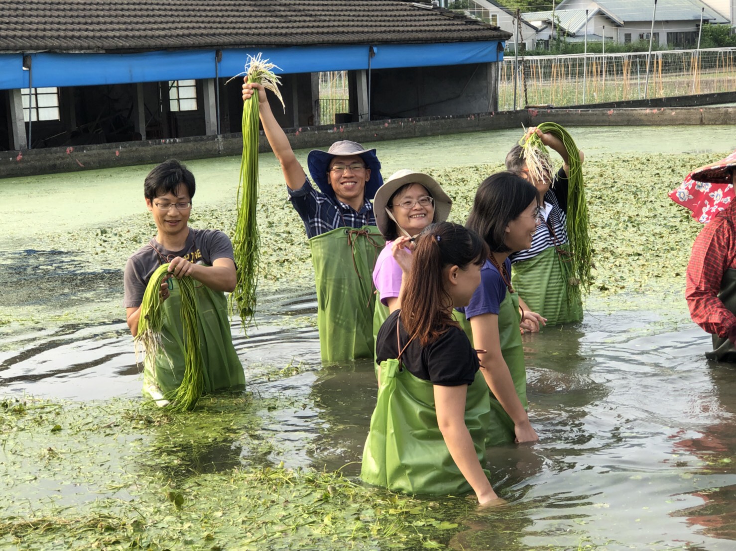 假日為自己安排一趟樸實的美濃之旅吧!在這個滇緬義胞村中,拉近人與人之間的距離,脫離城市喧囂,體驗獨特的滇緬文化。 圖:高雄市農業局提供 假日為自己安排一趟樸實的美濃之旅吧!在這個滇緬義胞村中,拉近人與人之間的距離,脫離城市喧囂,體驗獨特的滇緬文化。 圖:高雄市農業局提供