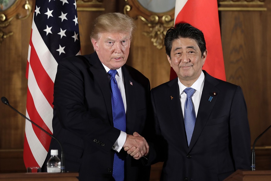 美國總統川普今(6)日與日本首相安倍晉三在東京舉行會談,雙方確認將對北韓的壓力提升至最大限度。 美國總統川普今(6)日與日本首相安倍晉三在東京舉行會談,雙方確認將對北韓的壓力提升至最大限度。