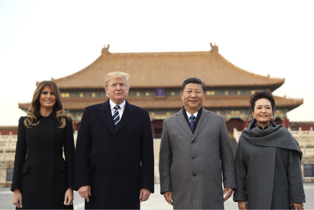 習近平夫婦(右1、2)在紫禁城歡來訪的川普夫婦(左1、2)。 習近平夫婦(右1、2)在紫禁城歡來訪的川普夫婦(左1、2)。