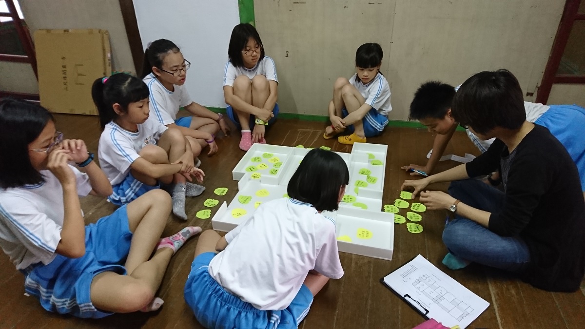 彰化曾連續發生多起文資建物遭怪手無預警拆除,南郭國小師生拍下了民眾跪求影像;師生們對文資被消失有深刻感受。 彰化曾連續發生多起文資建物遭怪手無預警拆除,南郭國小師生拍下了民眾跪求影像;師生們對文資被消失有深刻感受。