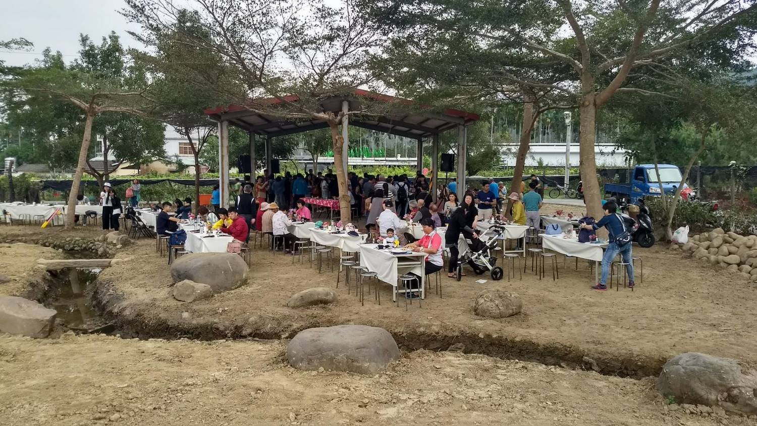 台中市、彰化縣、南投縣、苗栗縣四縣市在彰化溪州公園聯合舉辦「2017中台灣農業博覽會」,今(11)一連兩天為台中週展覽,邀請原住民朋友跳舞表演。 台中市、彰化縣、南投縣、苗栗縣四縣市在彰化溪州公園聯合舉辦「2017中台灣農業博覽會」,今(11)一連兩天為台中週展覽,邀請原住民朋友跳舞表演。