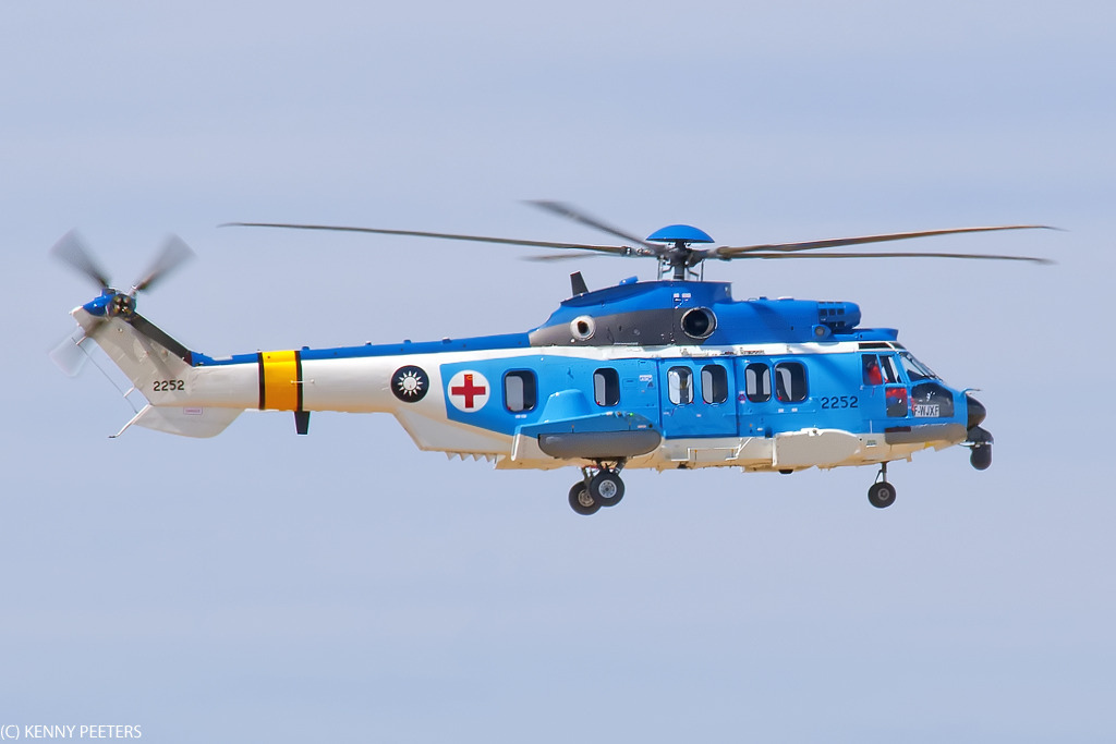空軍救護隊在○八年到一一年耗資近三十八億元購入「EC225」全天候救護直升機。 空軍救護隊在○八年到一一年耗資近三十八億元購入「EC225」全天候救護直升機。