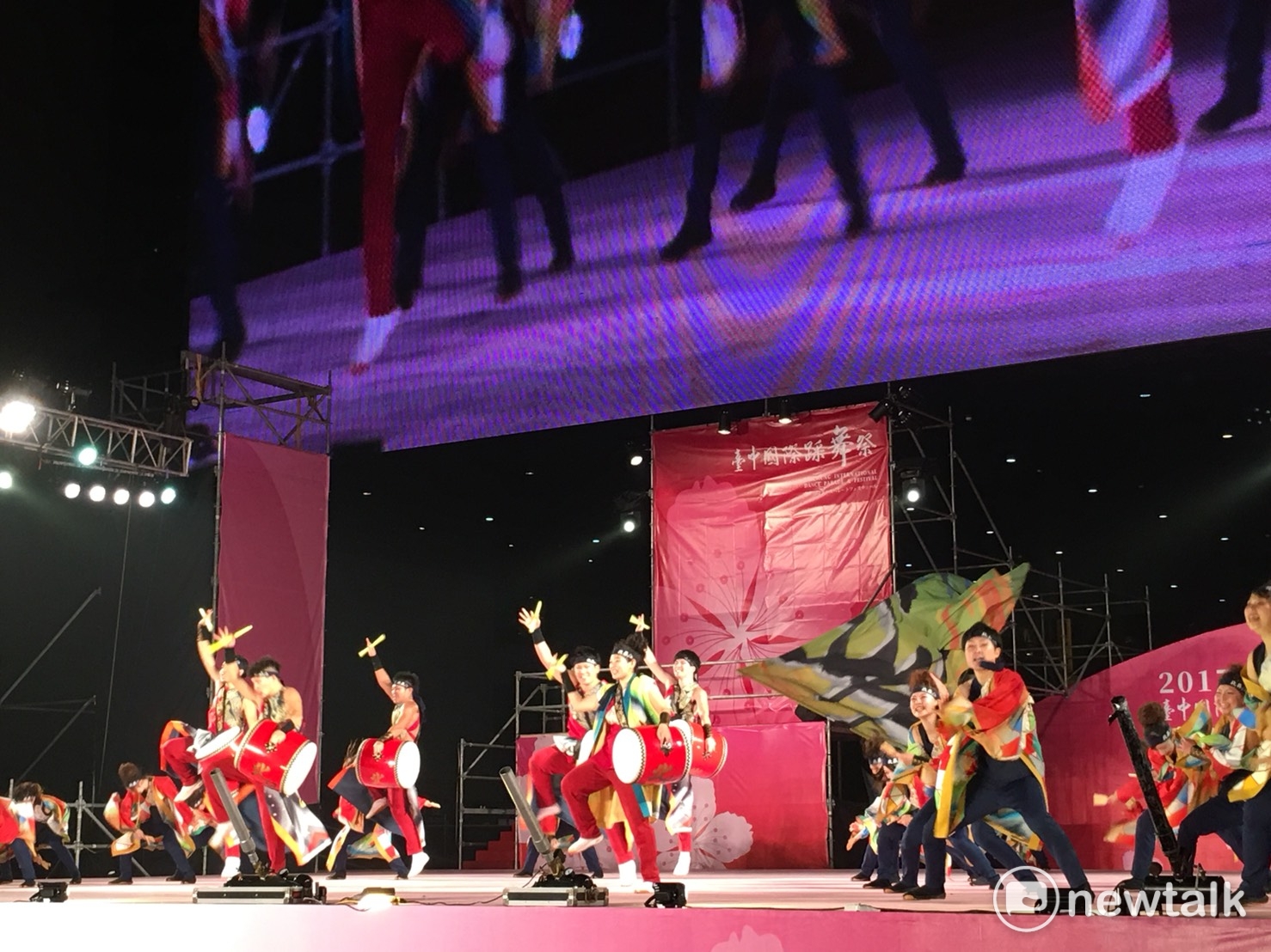 2017台中國際踩舞祭,踩舞祭的鑼鼓表演。 圖:陳奕/攝 2017台中國際踩舞祭,踩舞祭的鑼鼓表演。 圖:陳奕/攝