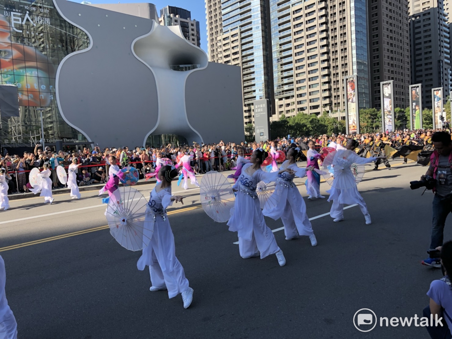 新北市清水高中帶來的表演,舞姿優雅。 圖:王鵬宇/攝 新北市清水高中帶來的表演,舞姿優雅。 圖:王鵬宇/攝