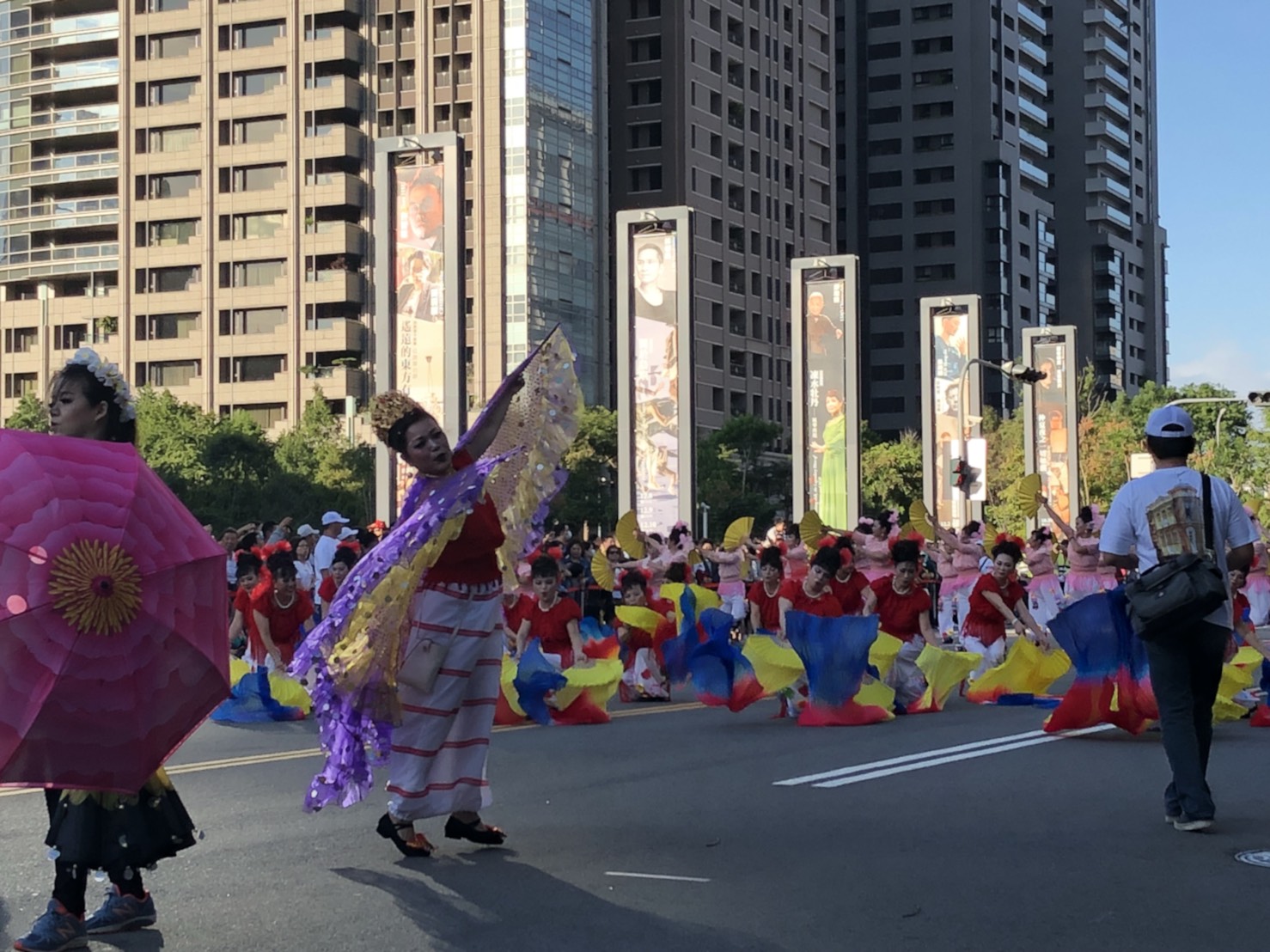 2017國際踩舞祭,魏瑞蓉舞團《愛在每個角落》。 圖:王鵬宇/攝 2017國際踩舞祭,魏瑞蓉舞團《愛在每個角落》。 圖:王鵬宇/攝
