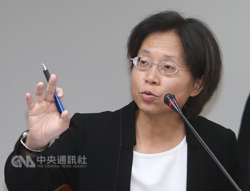 一例一休修法將進入審查,勞動部證實勞團出身的勞動部次長廖蕙芳(圖)19日再度請辭,勞動部長林美珠會再慰留。 圖 : 中央社 一例一休修法將進入審查,勞動部證實勞團出身的勞動部次長廖蕙芳(圖)19日再度請辭,勞動部長林美珠會再慰留。 圖 : 中央社