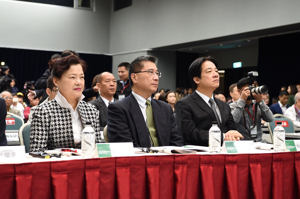行政院長賴清德表示,再生能源不是只有太陽能跟風力,政府也會注重生質能源與地熱等再生能源的開發。 圖:行政院/提供 行政院長賴清德表示,再生能源不是只有太陽能跟風力,政府也會注重生質能源與地熱等再生能源的開發。 圖:行政院/提供