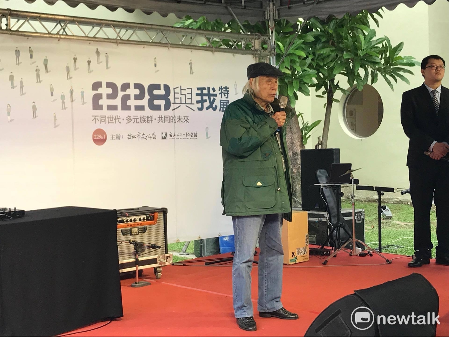 二二八受害者、二七部隊部隊長、高齡97歲的鍾逸人。 圖:周煊惠 / 攝 二二八受害者、二七部隊部隊長、高齡97歲的鍾逸人。 圖:周煊惠 / 攝