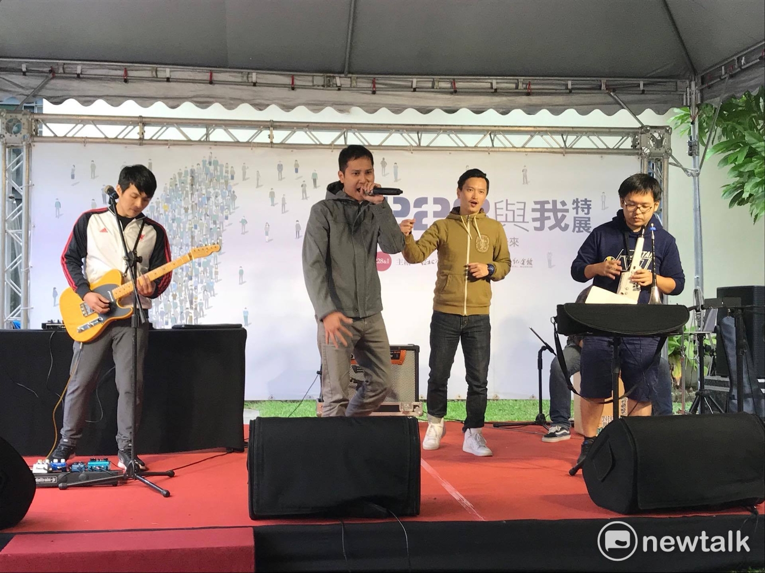 勞動服務樂團表演。 圖:周煊惠 / 攝 勞動服務樂團表演。 圖:周煊惠 / 攝