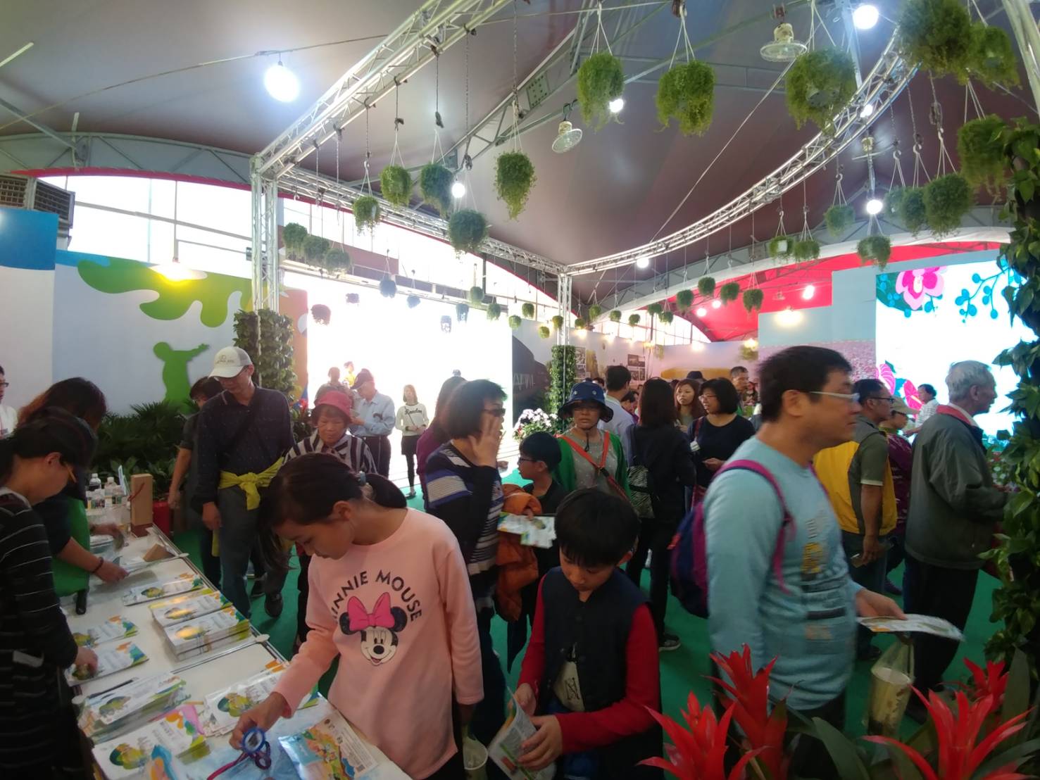 花現台中館也以實境結合科技方式,23天展期吸引約34萬2,000人次到訪。 圖:台中市政府/提供 花現台中館也以實境結合科技方式,23天展期吸引約34萬2,000人次到訪。 圖:台中市政府/提供
