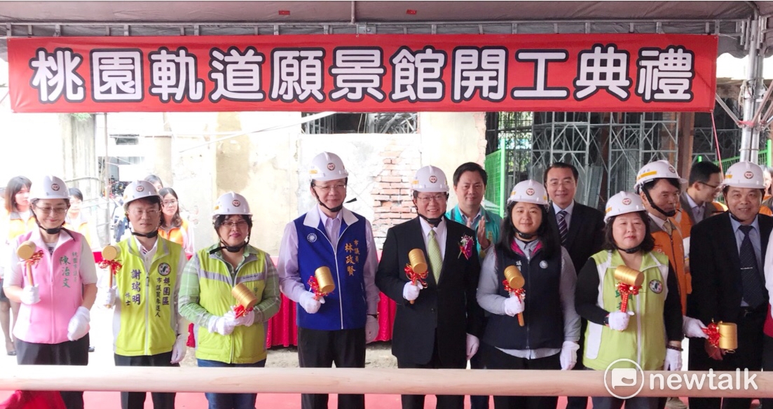 桃園市交通局長劉慶豐表示,「桃園軌道願景館」延續桃園火車站的歷史記憶,此區未來也將實現三鐵共站的交通願景。 桃園市交通局長劉慶豐表示,「桃園軌道願景館」延續桃園火車站的歷史記憶,此區未來也將實現三鐵共站的交通願景。