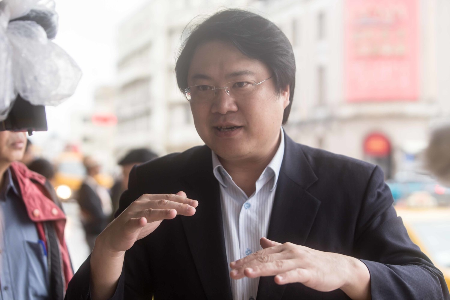 林右昌指出,整個基隆火車站周邊地區的建設期程都在掌控之中。 圖:基隆市政府/提供 林右昌指出,整個基隆火車站周邊地區的建設期程都在掌控之中。 圖:基隆市政府/提供