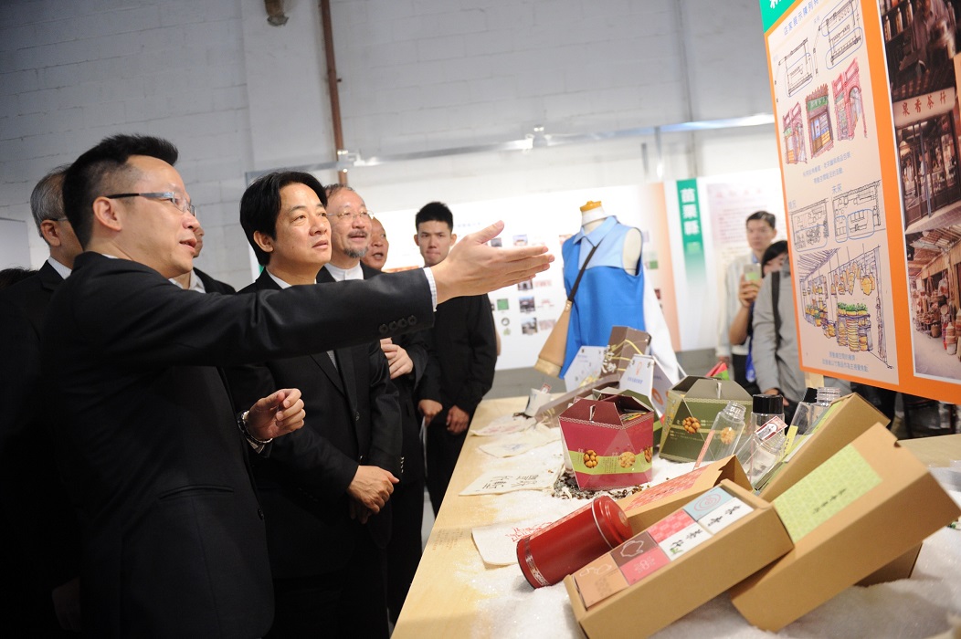 行政院長賴清德今(1)天逐一參觀各與會縣市的展覽攤位。 行政院長賴清德今(1)天逐一參觀各與會縣市的展覽攤位。