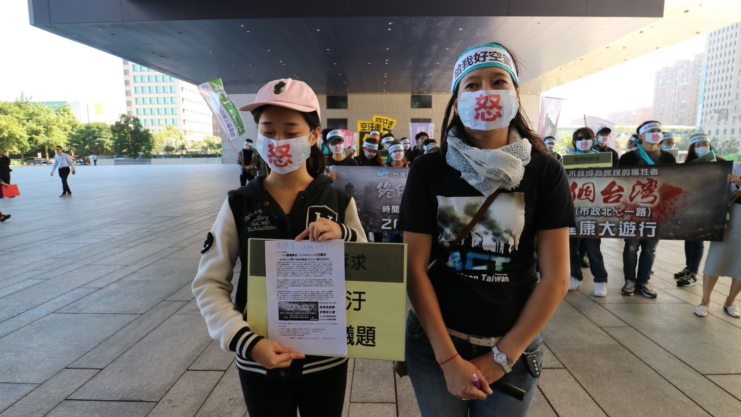 台灣健康空氣行動聯盟表示,東海大學位於空污重災區,遭台中工業區、火葬場、中科團團包圍,無論吹南風還是北風,都身受其害。還有海線污染也會隨著海風吹過大肚山吹進東海校園。 圖:台灣健康空氣行動聯盟/提供 台灣健康空氣行動聯盟表示,東海大學位於空污重災區,遭台中工業區、火葬場、中科團團包圍,無論吹南風還是北風,都身受其害。還有海線污染也會隨著海風吹過大肚山吹進東海校園。 圖:台灣健康空氣行動聯盟/提供
