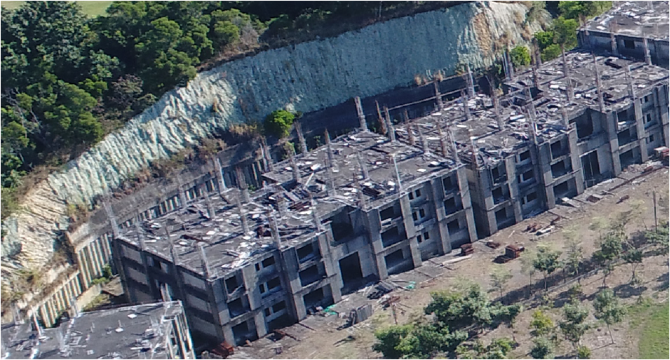 高雄市政府表示,院已判決義聯集團確實有大量違章建築情事,未來仍將堅持捍衛公安之立場,不容義聯集團違法開發。紅圈處為認定違法開發部分。 高雄市政府表示,院已判決義聯集團確實有大量違章建築情事,未來仍將堅持捍衛公安之立場,不容義聯集團違法開發。紅圈處為認定違法開發部分。
