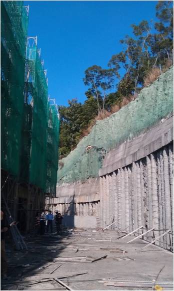 高雄市政府表示,院已判決義聯集團確實有大量違章建築情事,未來仍將堅持捍衛公安之立場,不容義聯集團違法開發。紅圈處為認定違法開發部分。 高雄市政府表示,院已判決義聯集團確實有大量違章建築情事,未來仍將堅持捍衛公安之立場,不容義聯集團違法開發。紅圈處為認定違法開發部分。