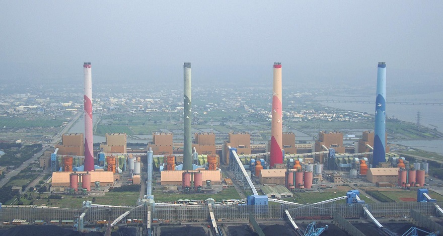 為達成台中空污減量,台電表示將盡最大努力讓台中火力發電廠的新機組提前完工。 為達成台中空污減量,台電表示將盡最大努力讓台中火力發電廠的新機組提前完工。