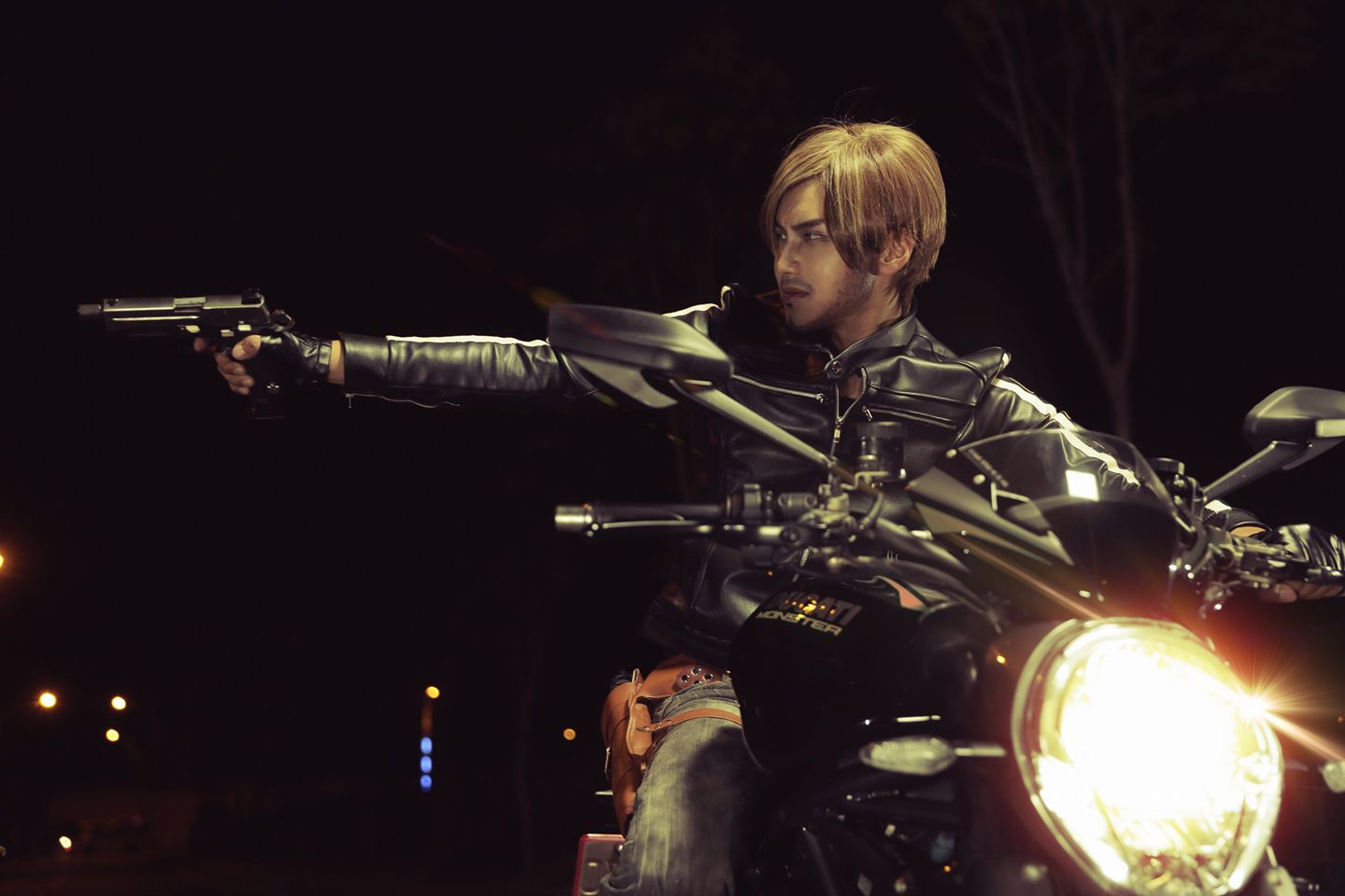 許家豪(Braid Clarke ) ,Cosplay俊俏妝扮,吸引許多鐵紛。 圖:翻拍許家豪臉書 許家豪(Braid Clarke ) ,Cosplay俊俏妝扮,吸引許多鐵紛。 圖:翻拍許家豪臉書