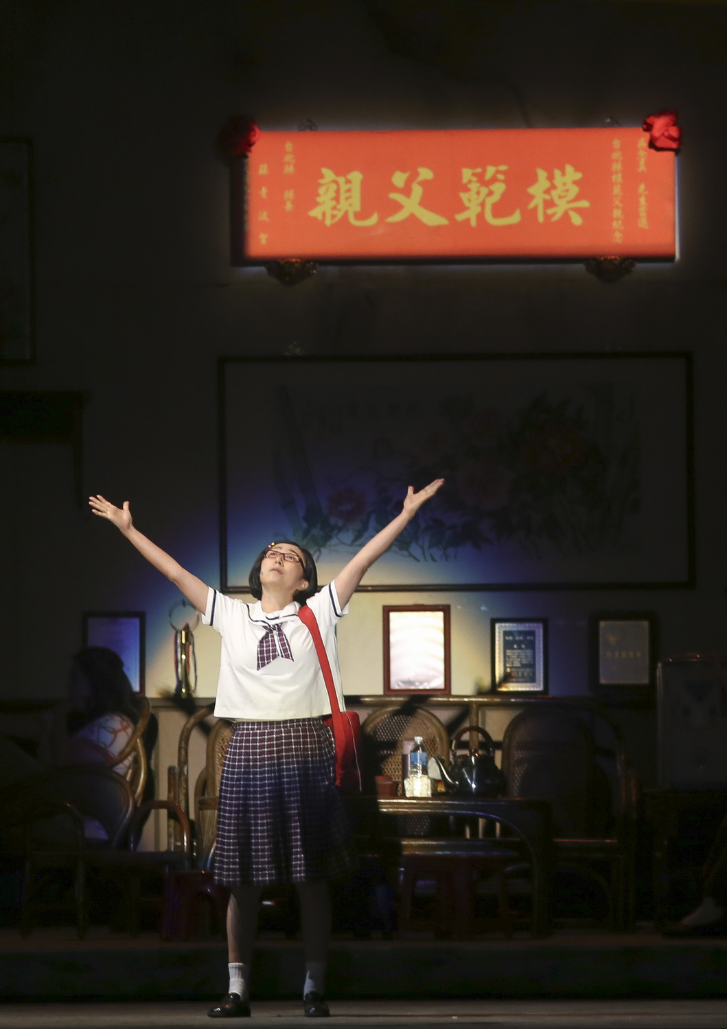 綠光劇團台灣戲劇野台工程「人間條件一」,今(九)日晚上在高雄衛武營都會公園中央草坪開演,盛況空前。 圖:張大魯/攝 綠光劇團台灣戲劇野台工程「人間條件一」,今(九)日晚上在高雄衛武營都會公園中央草坪開演,盛況空前。 圖:張大魯/攝