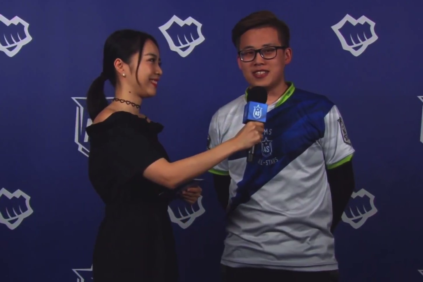 今(10)日《英雄聯盟》明星賽,LMS以2:0的完美成績成功晉級總決賽,賽後Ziv接受了採訪。 圖:翻攝自 英雄聯盟 LPL賽事頻道 今(10)日《英雄聯盟》明星賽,LMS以2:0的完美成績成功晉級總決賽,賽後Ziv接受了採訪。 圖:翻攝自 英雄聯盟 LPL賽事頻道