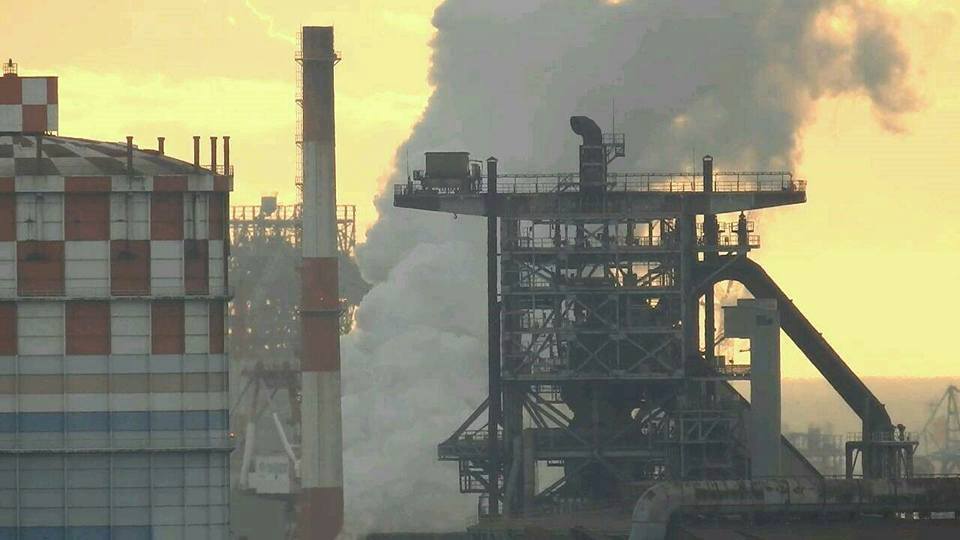 每到冬天,空氣污染問題成因複雜,但空污往往成了中部、南部居民的一場夢魘! 每到冬天,空氣污染問題成因複雜,但空污往往成了中部、南部居民的一場夢魘!